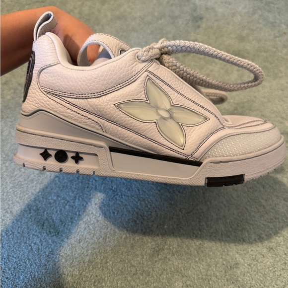 Just worn twice but they don’t fit me. - Picture 4 of 9